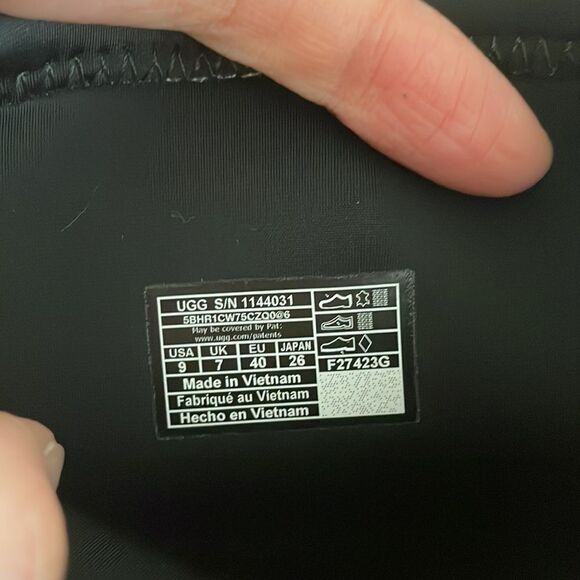 UGG Classic Dipper Black USA Women Size 9/UK 7/EU 40 - Picture 10 of 10